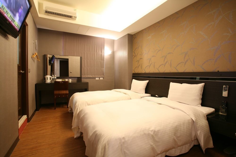 Military 75 Hotel Đài Trung Ngoại thất bức ảnh