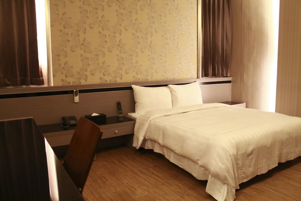 Military 75 Hotel Đài Trung Ngoại thất bức ảnh