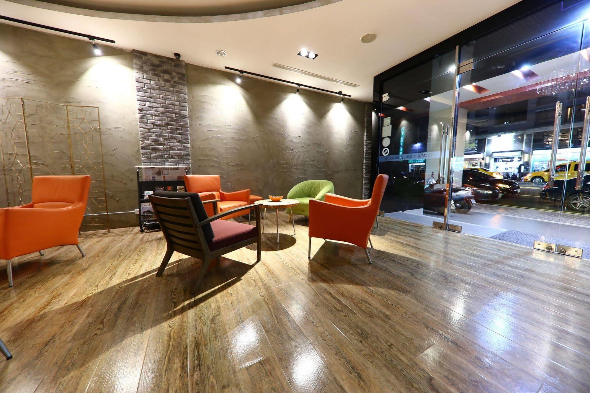 Military 75 Hotel Đài Trung Ngoại thất bức ảnh