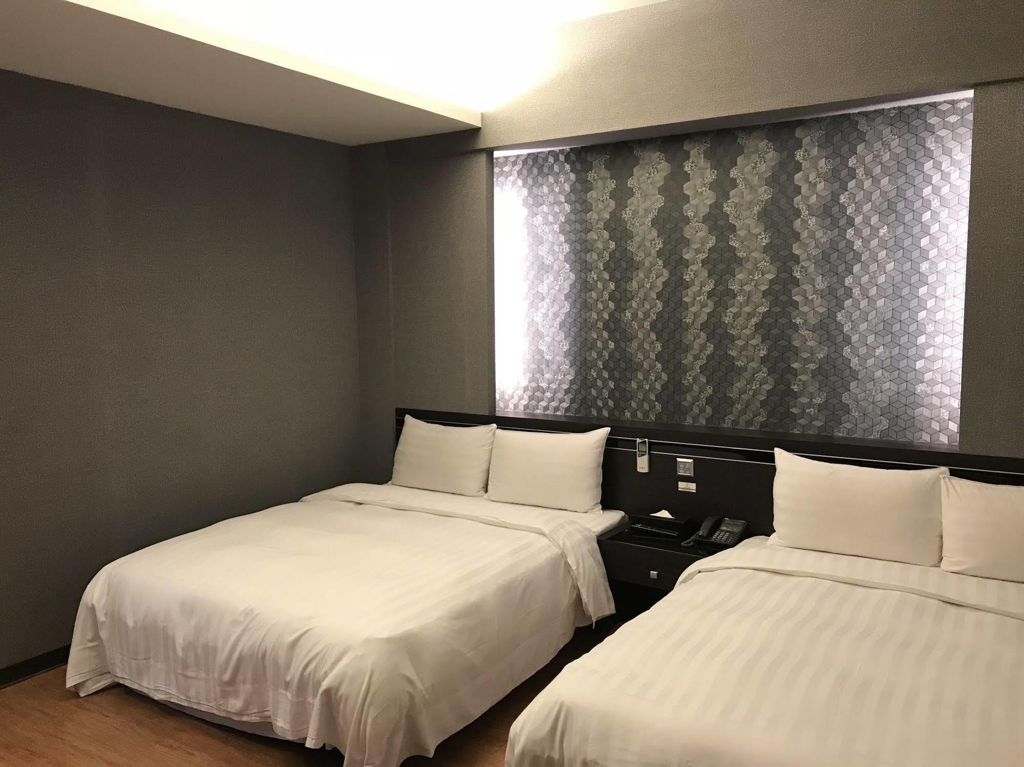 Military 75 Hotel Đài Trung Ngoại thất bức ảnh